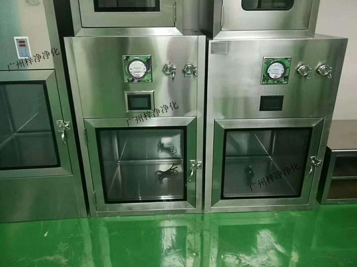 層流傳遞窗適用于需要隔離不同潔凈度級別的房間，如潔凈室與普通房間之間的連接、不同潔凈度級別潔凈室之間的連接等。